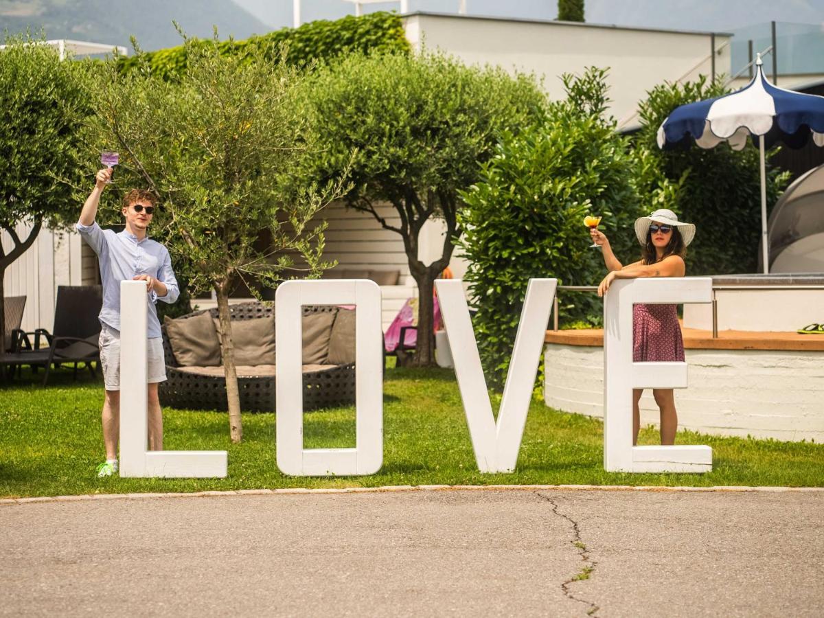 Schlosshof Charme Resort - Hotel & Camping Lana Luaran gambar