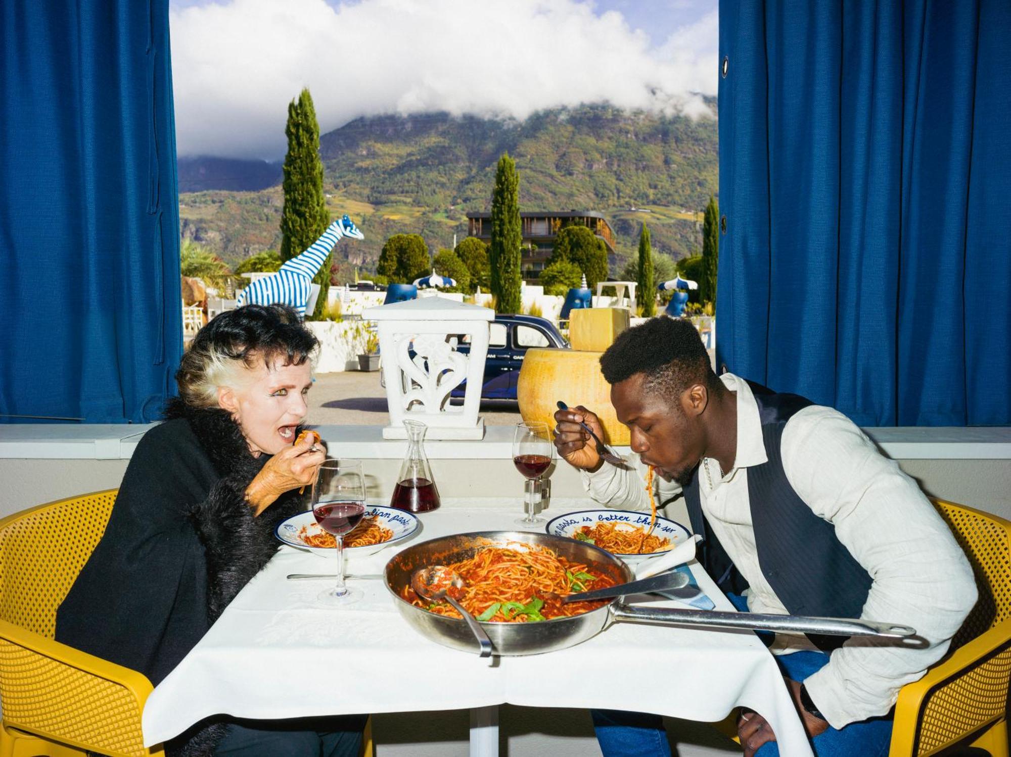 Schlosshof Charme Resort - Hotel & Camping Lana Luaran gambar