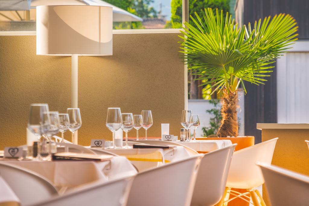 Schlosshof Charme Resort - Hotel & Camping Lana Luaran gambar